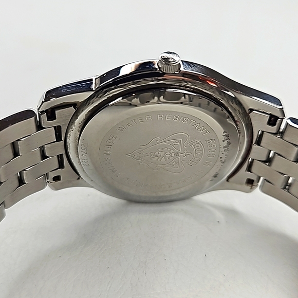 Authentic Gucci Watch 5500M Dial Quartz  Silver White Link Date Watch - Picture 7 of 15